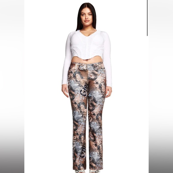 Mid-rise pant in star print custom designed by I.AM.GIA - Picture 6 of 7